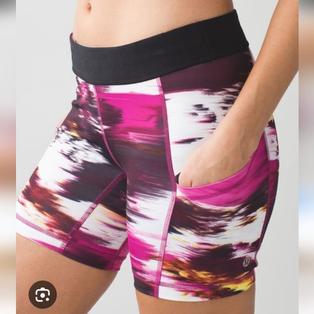 Lululemon What The Sport Short Wild Pigment Berry Rumble Size 4